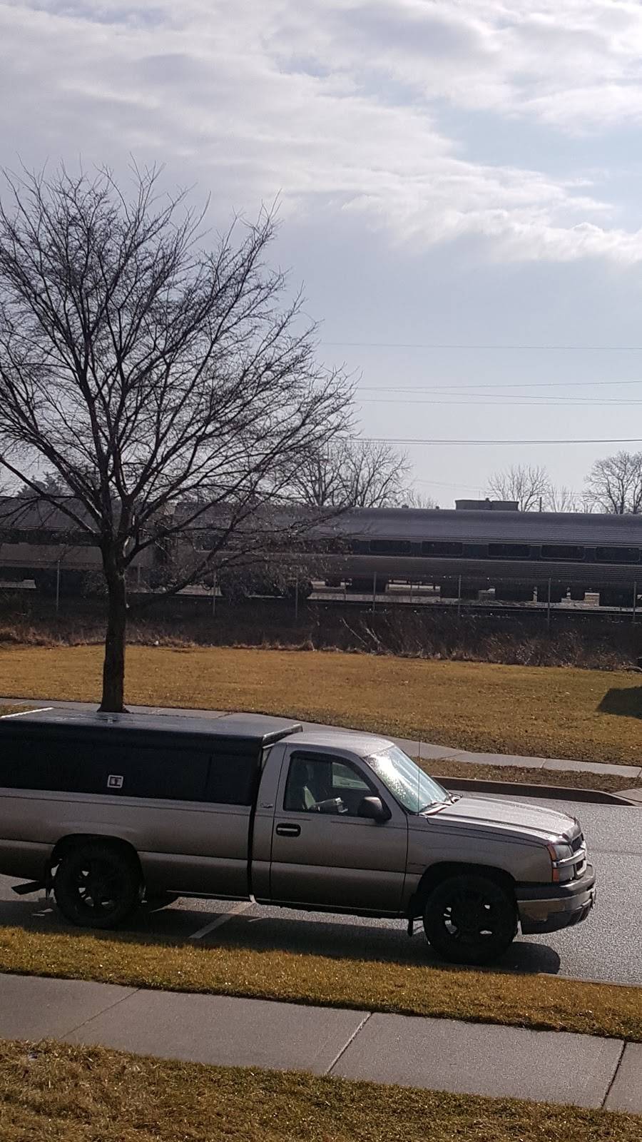 Raceway Pizza & More | meal takeaway | 109 E Gardner St, Elwood, IL 60421, USA | 8154236250 OR +1 815-423-6250