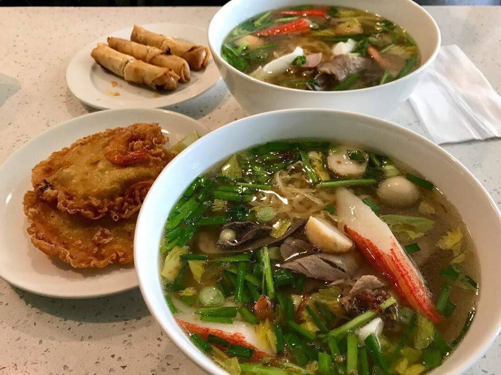 Pho Tiên Restaurant | restaurant | 358 Bathurst St, Toronto, ON M5T 2S6, Canada | 4166037817 OR +1 416-603-7817