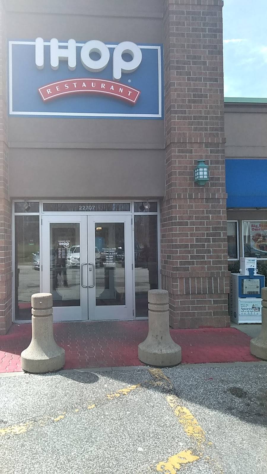 IHOP | bakery | 22707 Rockside Rd, Bedford, OH 44146, USA | 4404394462 OR +1 440-439-4462