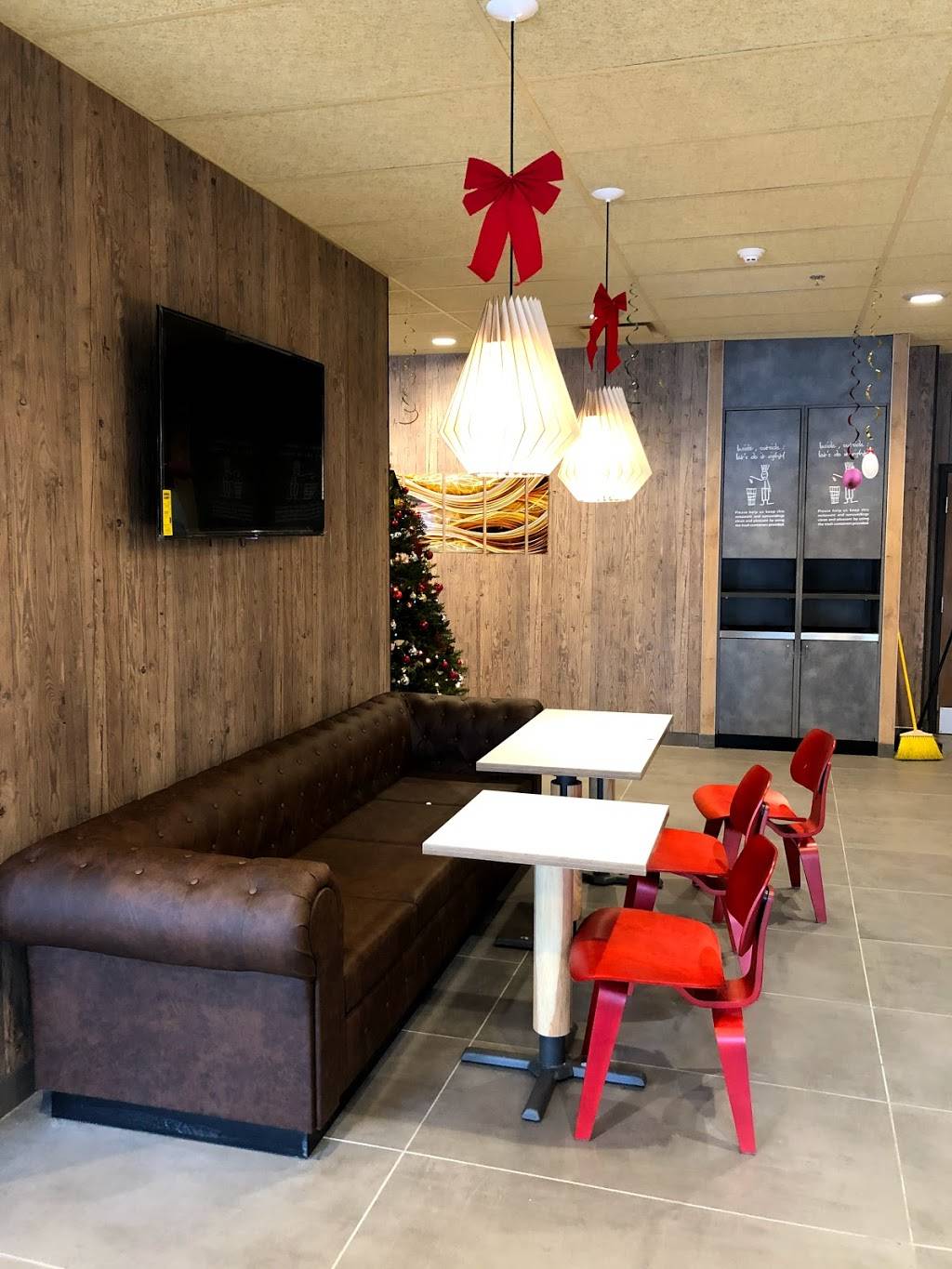 McDonalds | cafe | 858 Green Bay Rd, Winnetka, IL 60093, USA | 8473866154 OR +1 847-386-6154