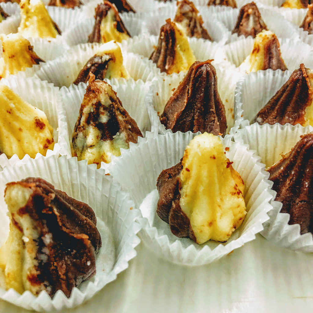 White Gold Sweets | meal takeaway | 3176 Ridgeway Dr #48, Mississauga, ON L5L 5S6, Canada | 9056076776 OR +1 905-607-6776