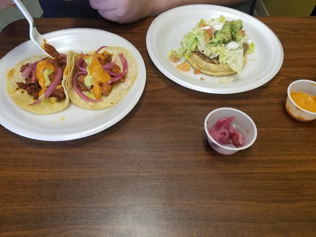 Taqueria La Campechana | restaurant | 109-137 10th Ave S, Waite Park, MN 56387, USA | 3202813885 OR +1 320-281-3885