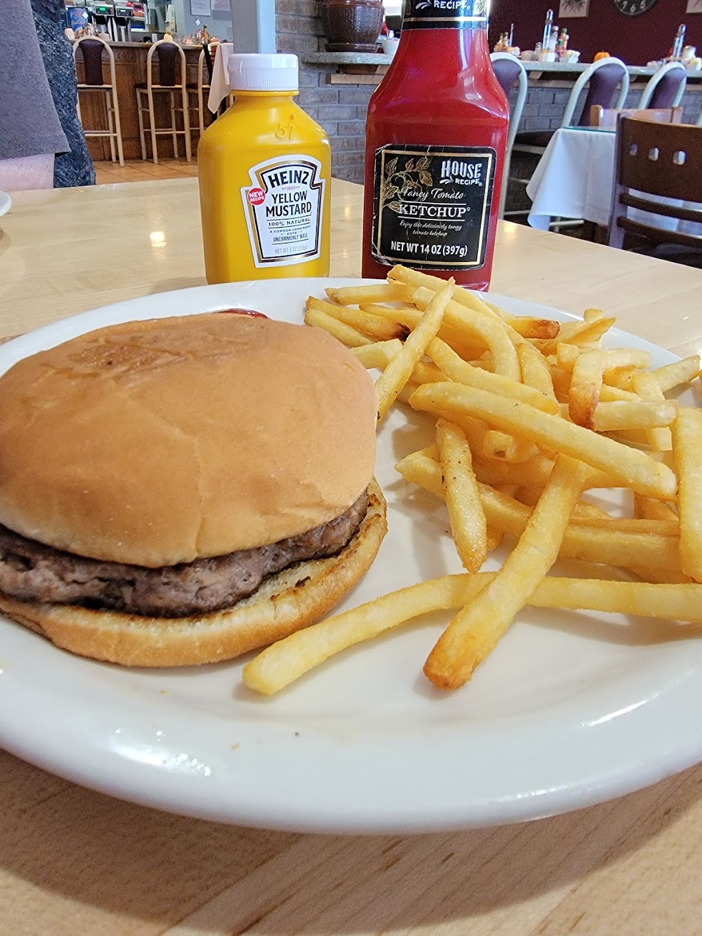 St Helens Restaurant and Sports Bar | restaurant | 395 E Telegraph St, Washington, UT 84780, USA | 4356528487 OR +1 435-652-8487