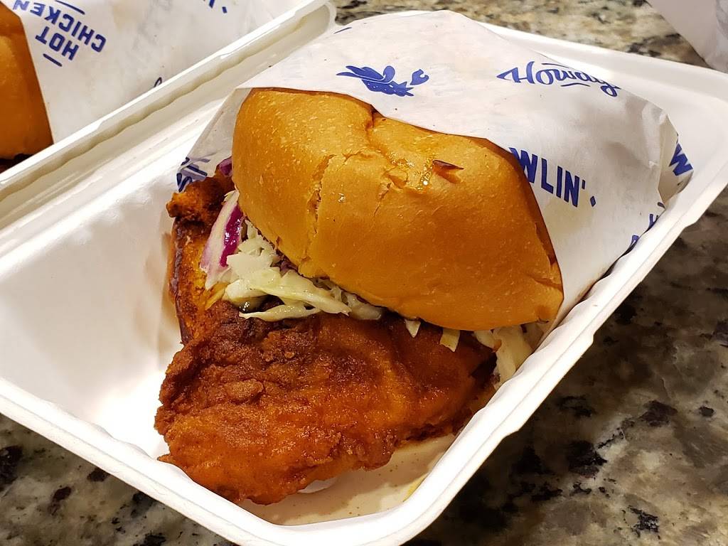 Howdy Hot Chicken | restaurant | 19922 Southwest Fwy, Sugar Land, TX 77479, USA | 8328474974 OR +1 832-847-4974