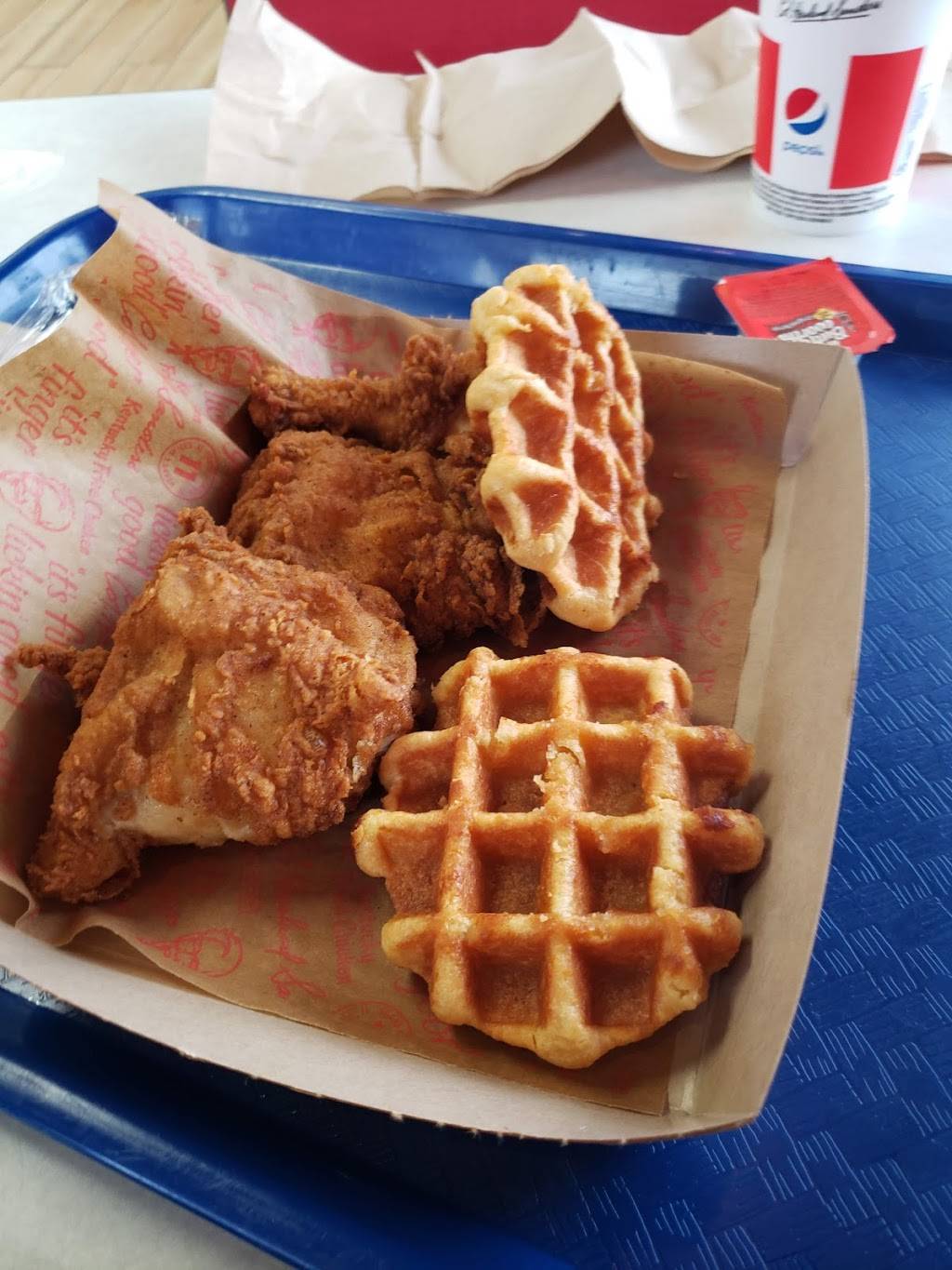 KFC | restaurant | 2450 N Hwy 67, Florissant, MO 63033, USA | 3148379935 OR +1 314-837-9935