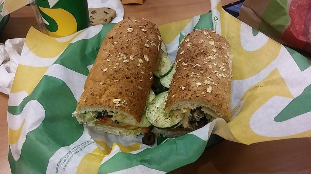 Subway Restaurants | restaurant | 7569 E US Hwy 36, Avon, IN 46123, USA | 3172727359 OR +1 317-272-7359