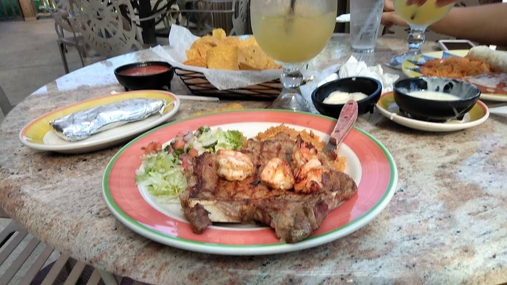 Rocas Mexican Grill | restaurant | 30 Nitro Market Pl, Charleston, WV 25313, USA | 3047690404 OR +1 304-769-0404