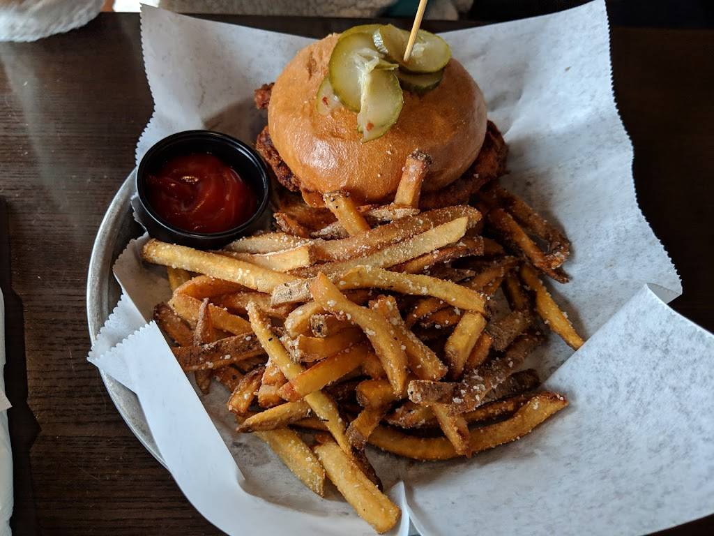 The Pint Room Bar | restaurant | 110 W Main St, Carmel, IN 46032, USA | 3175718400 OR +1 317-571-8400