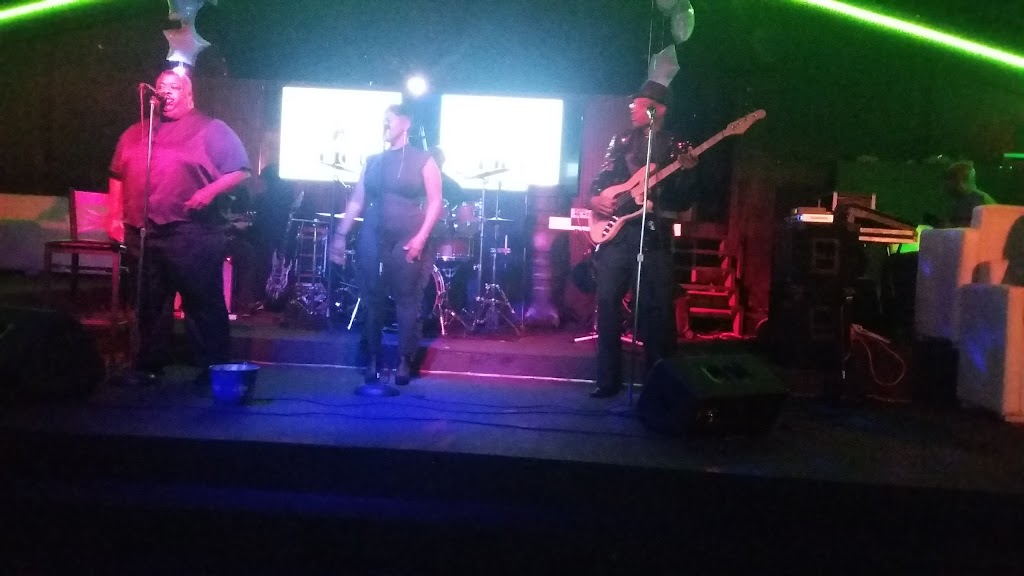 Tanqueray II Restaurant & Lounge | restaurant | 2930 Ember Dr, Decatur, GA 30034, USA | 4042440890 OR +1 404-244-0890