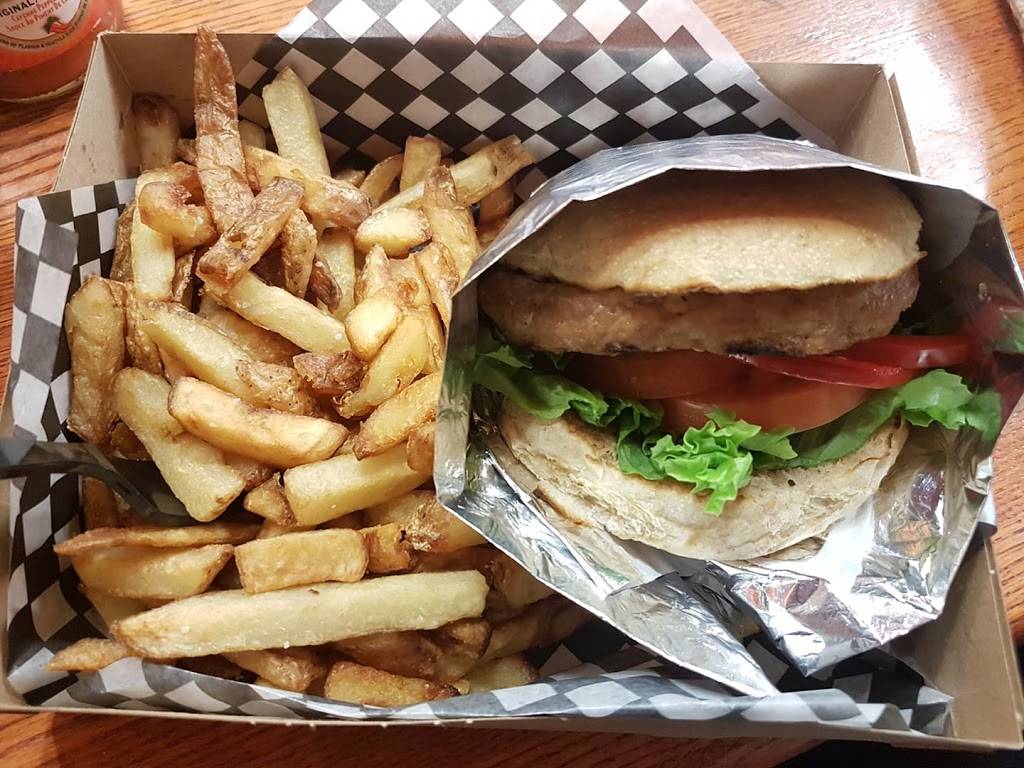 Canadian Grilling Company | restaurant | 68 University Ave unit c, Kingston, ON K7L 3N9, Canada | 6135332181 OR +1 613-533-2181