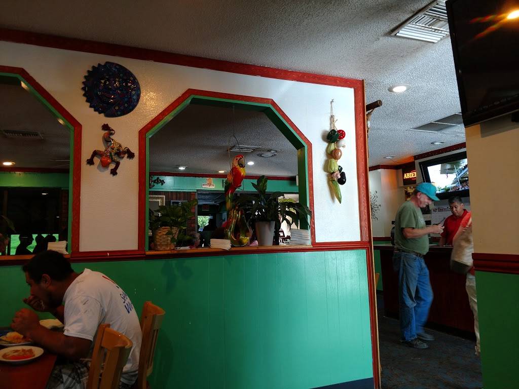 El Maguey | restaurant | 3727 Quail Ridge Dr, Winfield, KS 67156, USA | 6202214940 OR +1 620-221-4940