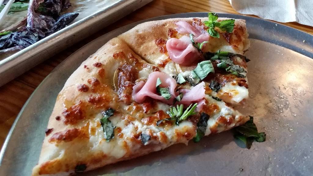 Pinthouse Pizza | restaurant | 4729 Burnet Rd, Austin, TX 78756, USA | 5124369605 OR +1 512-436-9605
