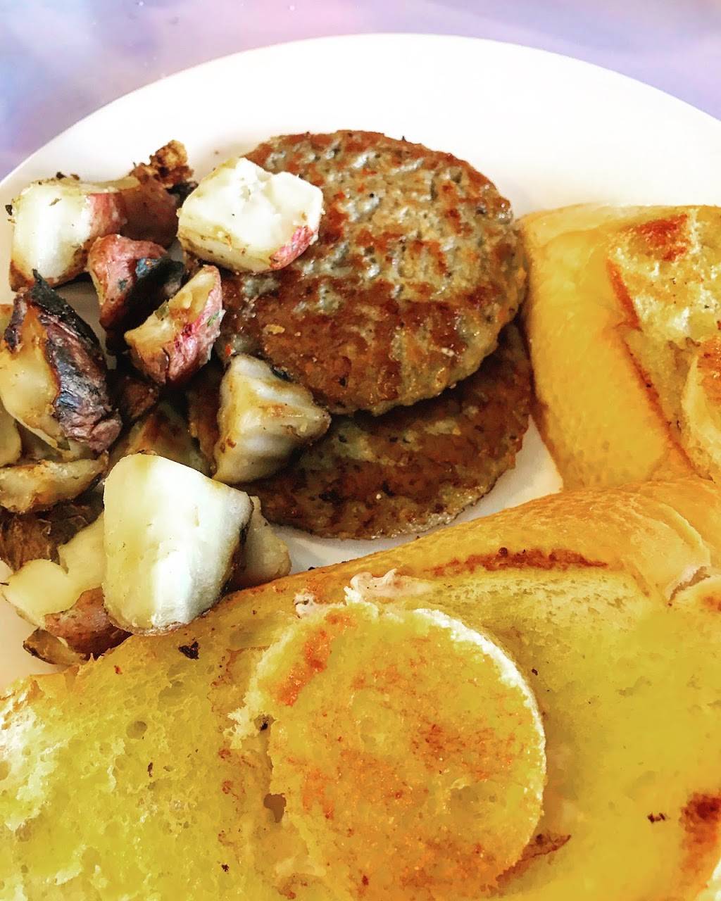 Me & Ds Diner | restaurant | 1517 Post Rd, Wells, ME 04090, USA | 2076465775 OR +1 207-646-5775