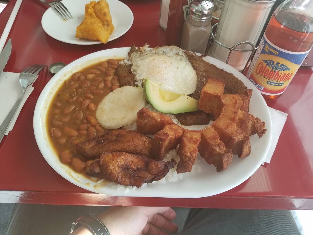 Palacio De Las Empanadas | restaurant | 4219 College Point Blvd, Flushing, NY 11355, USA | 7186611080 OR +1 718-661-1080