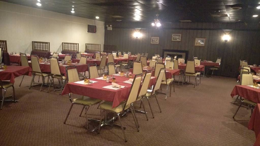 Snug Harbour | restaurant | 6447 PA-66, Fairmount City, PA 16224, USA | 8142753355 OR +1 814-275-3355