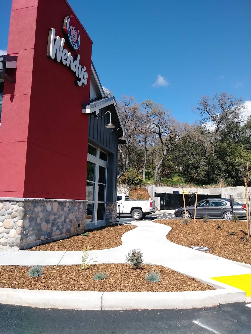 Wendys | restaurant | 13050 Mono Way, Sonora, CA 95370, USA | 2095320023 OR +1 209-532-0023