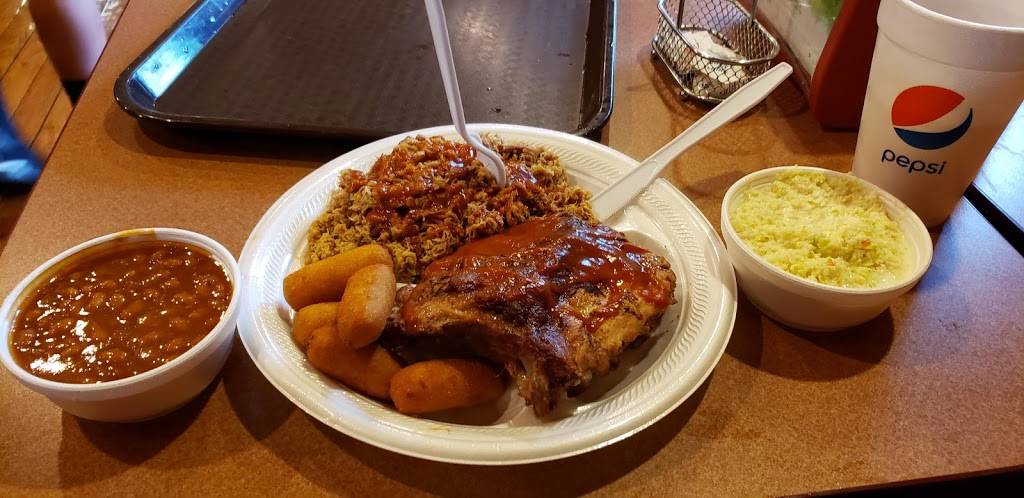 Bar-B-Que Wagon | restaurant | 610 Main St, Bryson City, NC 28713, USA | 8284889521 OR +1 828-488-9521