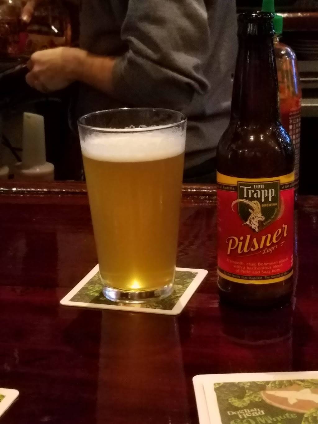 Plumbys Upstairs Burger Bar | restaurant | 140 Thames St, Newport, RI 02840, USA | 4018496334 OR +1 401-849-6334