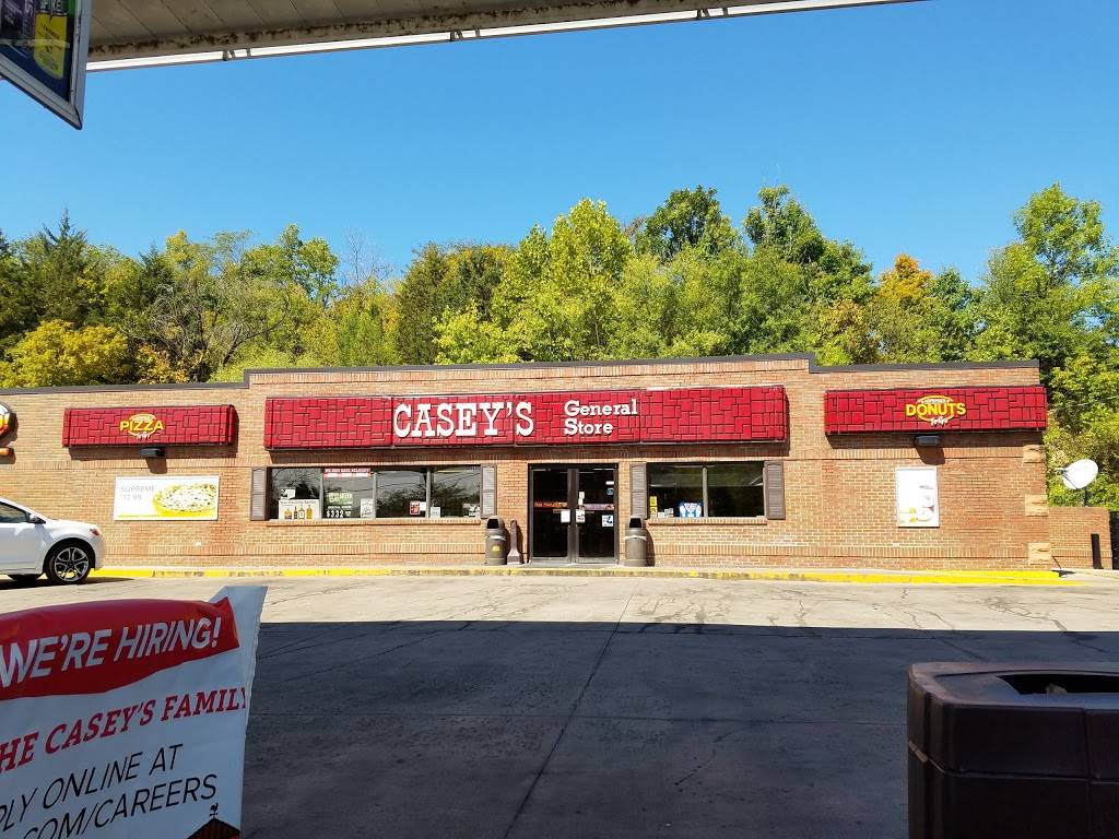 Caseys | restaurant | 1900 N Main St, De Soto, MO 63020, USA | 6365865014 OR +1 636-586-5014