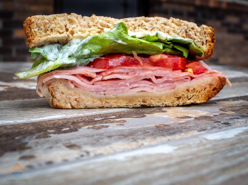 Sue Sues Sandwich Shop | restaurant | 909 N Locust Ave, Lawrenceburg, TN 38464, USA | 9317628879 OR +1 931-762-8879