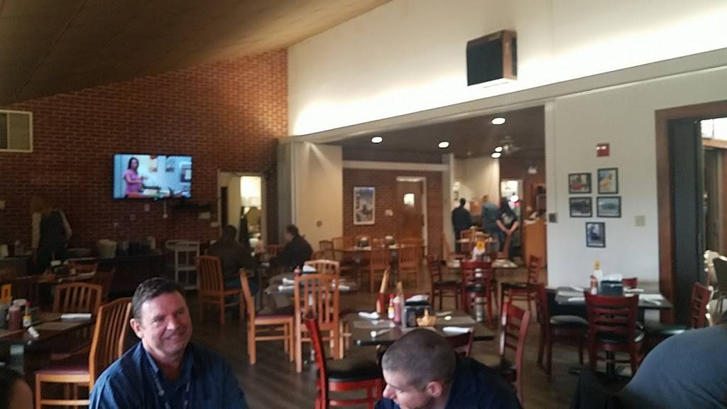 The Wheelhouse | restaurant | 4000 Coast Guard Blvd, Portsmouth, VA 23703, USA | 7574838761 OR +1 757-483-8761