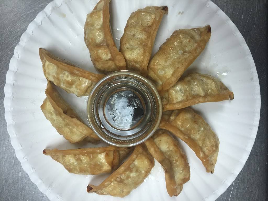 Lucky Food | restaurant | 38 N Genesse St, Waukegan, IL 60085, USA | 8473368888 OR +1 847-336-8888