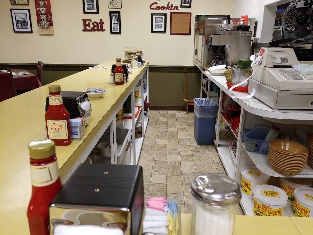 Schwalms Cleona Restaurant | restaurant | 213 E Penn Ave, Cleona, PA 17042, USA | 7172749942 OR +1 717-274-9942