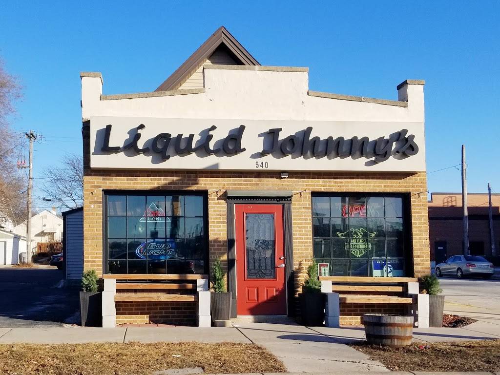 Liquid Johnnys | restaurant | 540 S 76th St, Milwaukee, WI 53214, USA | 4144768668 OR +1 414-476-8668