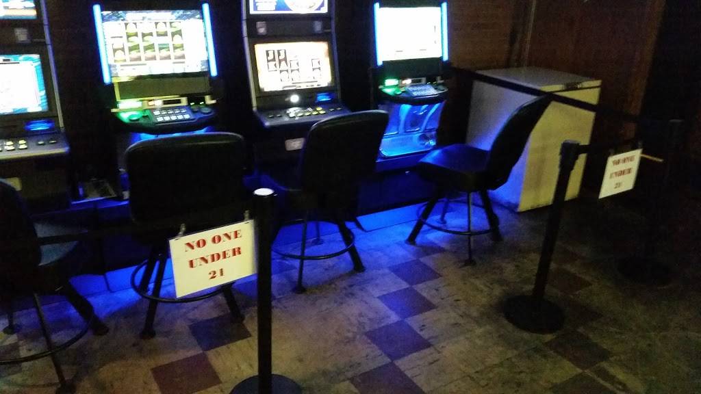 Town Club | restaurant | 2400 E Broadway, Alton, IL 62002, USA | 6184625431 OR +1 618-462-5431