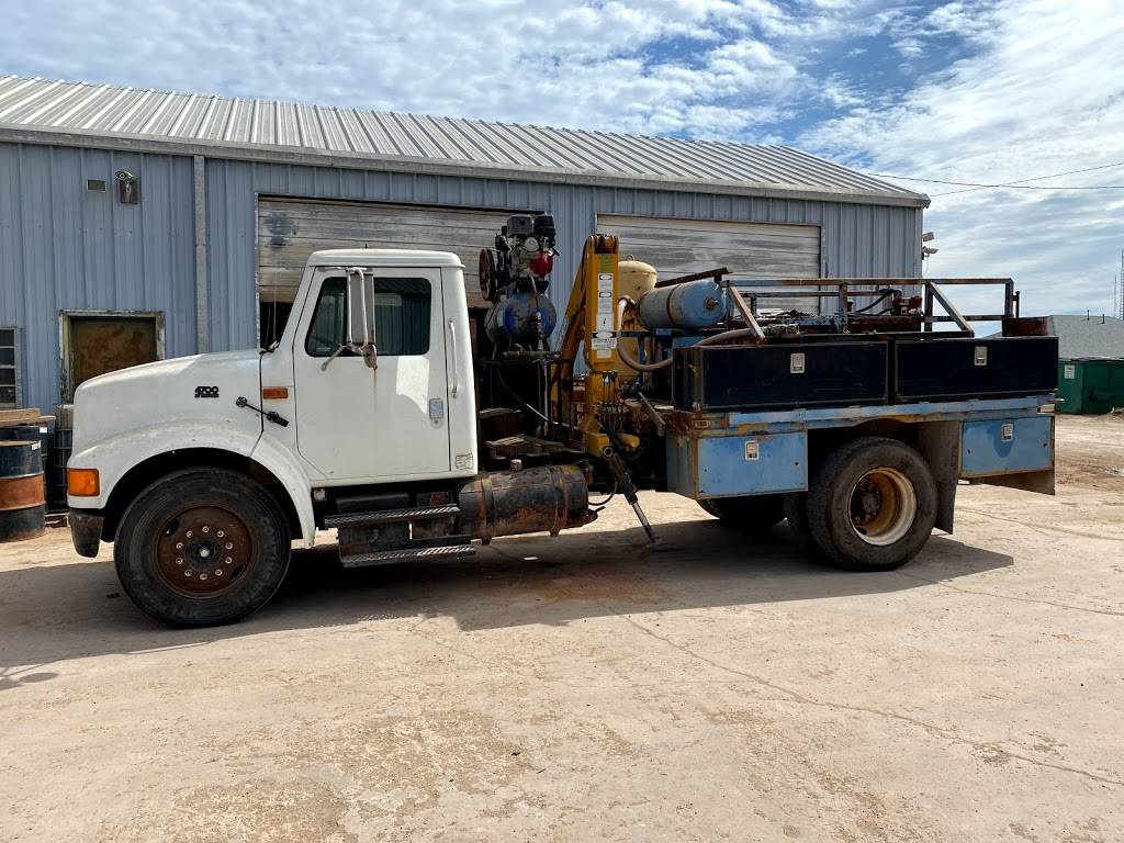 Moores Farm Service Center | restaurant | 602 US-270, Calumet, OK 73014, USA | 4058932510 OR +1 405-893-2510