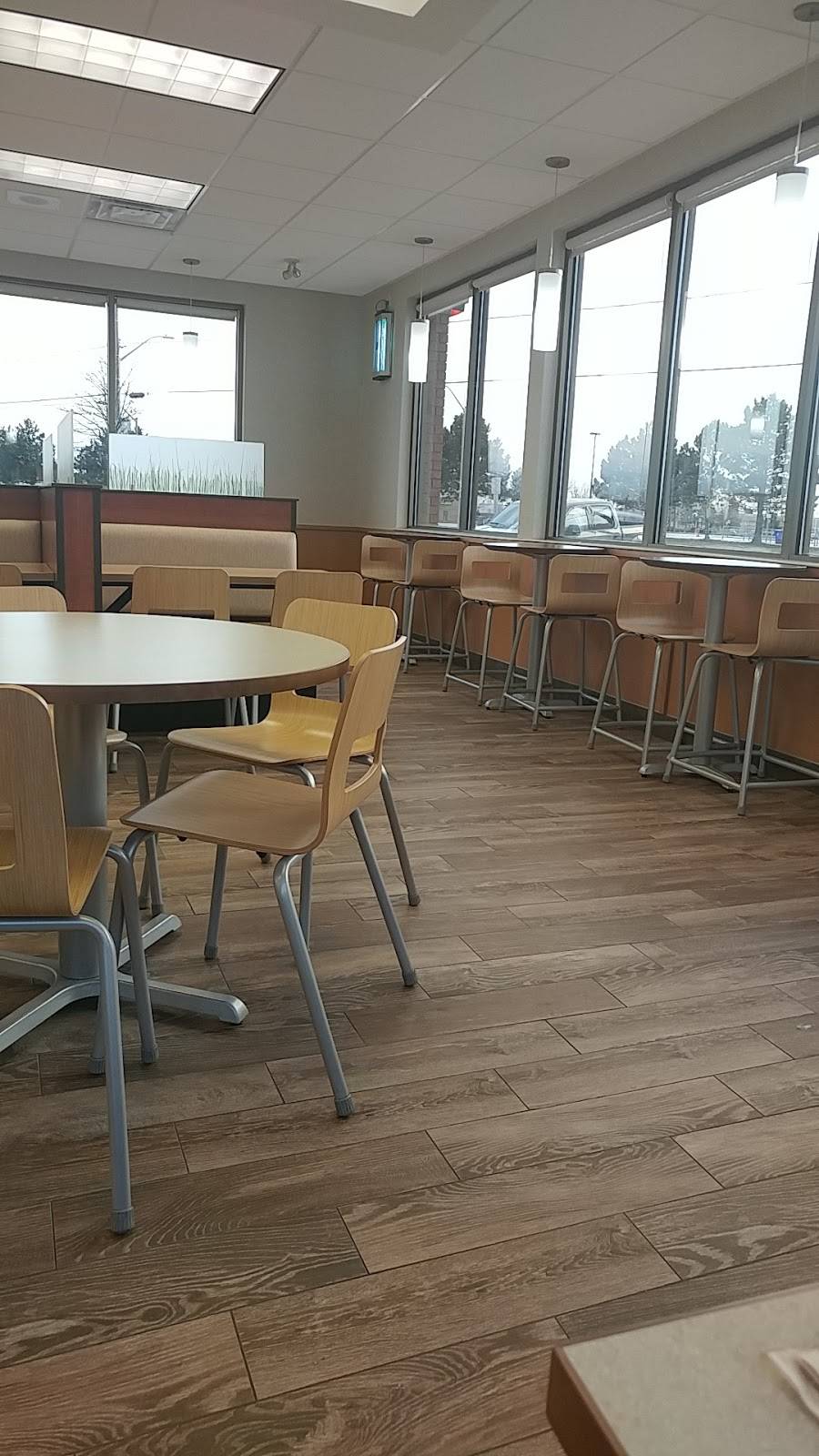 Wendys | restaurant | 4450 Walker Rd, Windsor, ON N8W 3T5, Canada | 5199661507 OR +1 519-966-1507