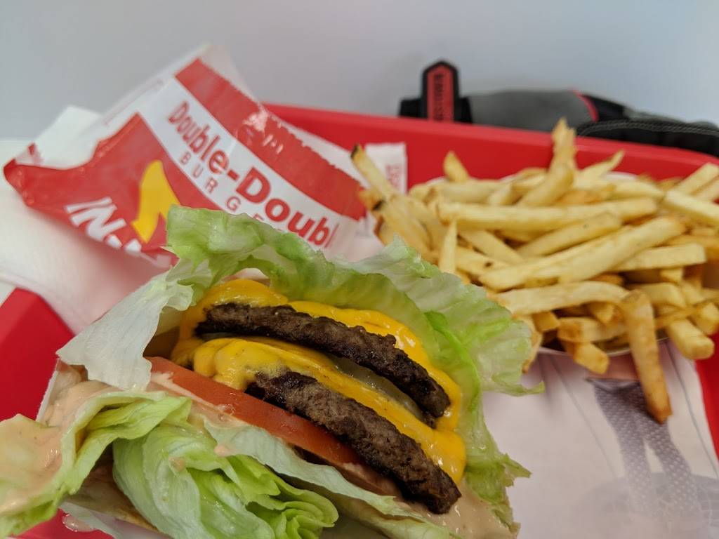 In-N-Out Burger | restaurant | 1350 Del Monte Blvd, Seaside, CA 93955, USA | 8007861000 OR +1 800-786-1000