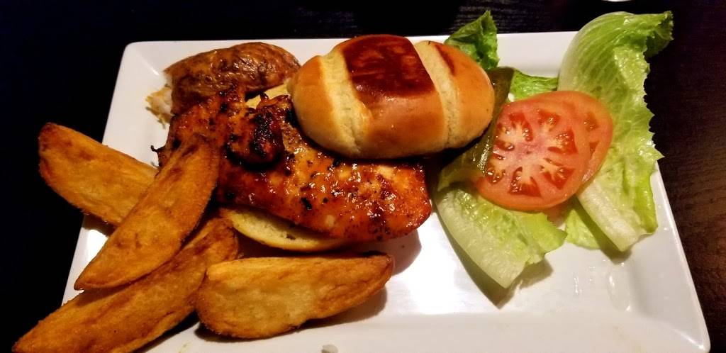 Golden Feather BBQ | restaurant | 29633 Ford Rd, Garden City, MI 48135, USA | 7344212114 OR +1 734-421-2114