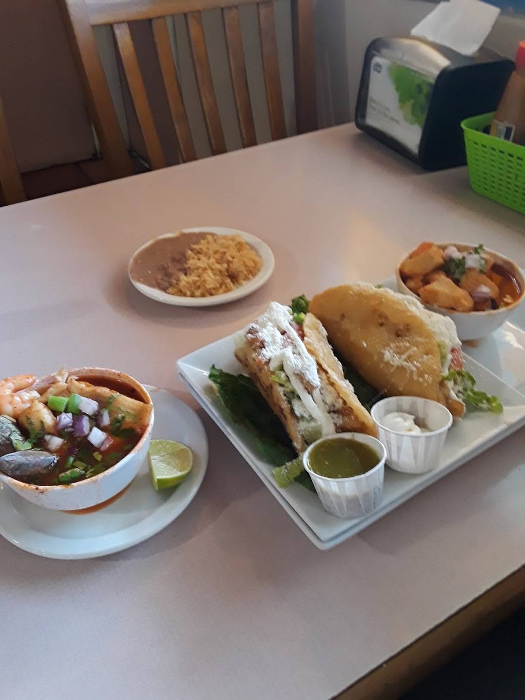 La Posada Del Pescador | restaurant | 1771 N Wilson Way, Stockton, CA 95205, USA | 2099422756 OR +1 209-942-2756