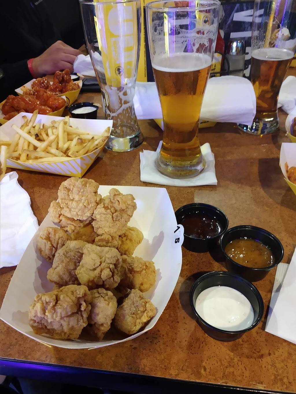 Buffalo Wild Wings | meal takeaway | 3525 W Carson St #163, Torrance, CA 90503, USA | 3105423400 OR +1 310-542-3400