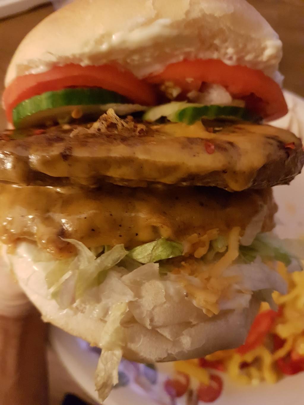 Magoos | restaurant | 4243 Dundas St W, Etobicoke, ON M8X 1Y3, Canada | 4162341148 OR +1 416-234-1148