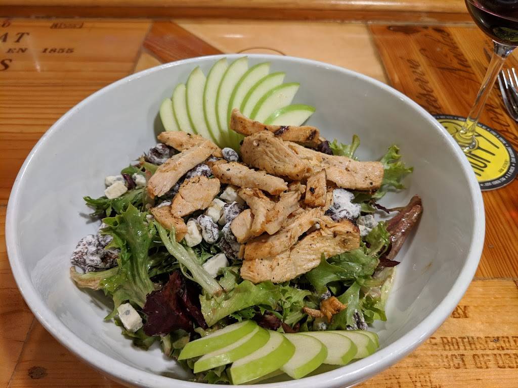 Sturbridge Seafood | restaurant | 376 Main St, Sturbridge, MA 01566, USA | 5083472600 OR +1 508-347-2600