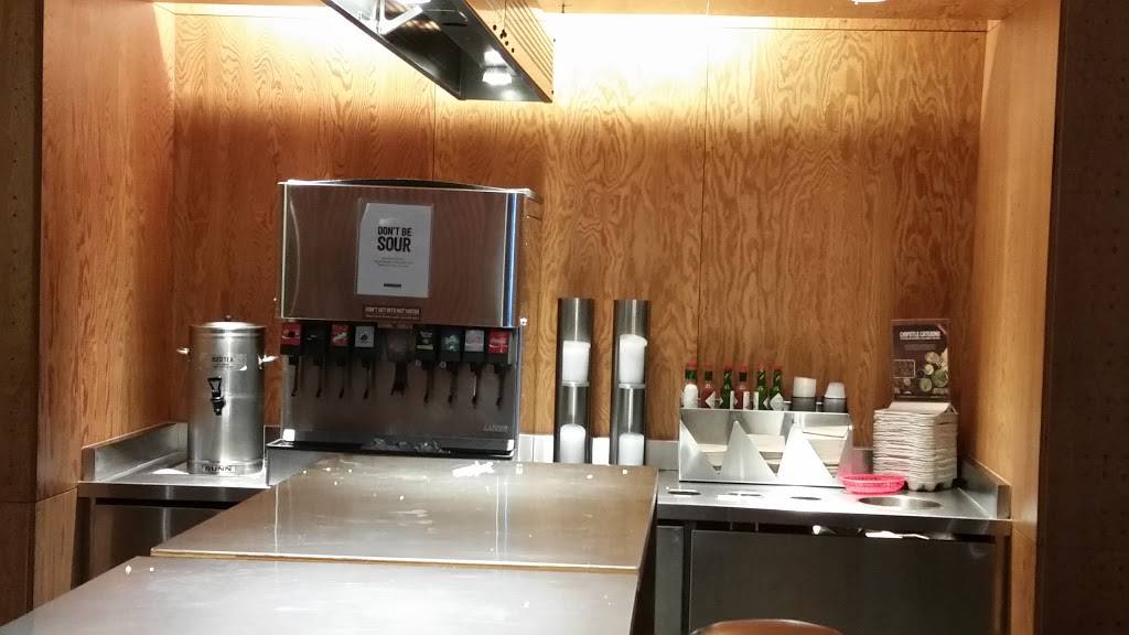 Chipotle Mexican Grill | restaurant | 2165 Dixwell Ave Ste 2, Hamden, CT 06514, USA | 2032308185 OR +1 203-230-8185