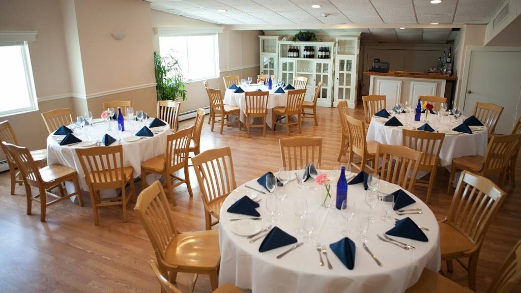 Mile Marker One Restaurant & Bar | restaurant | 75 Essex Ave, Gloucester, MA 01930, USA | 9782832122 OR +1 978-283-2122