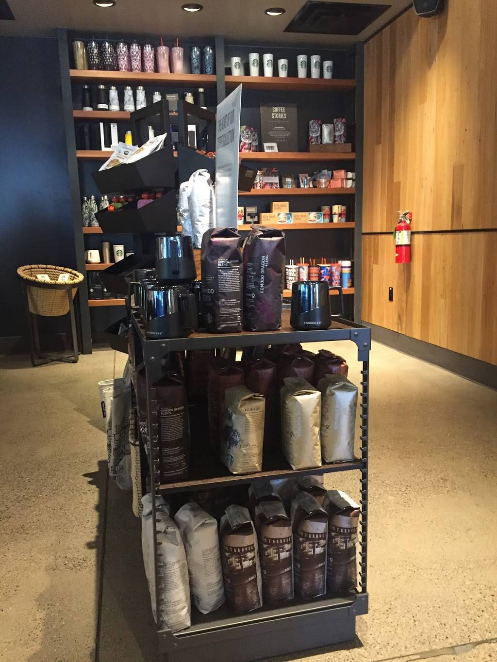 Starbucks | cafe | 11355 Deerfield Dr, Truckee, CA 96161, USA | 5305824583 OR +1 530-582-4583