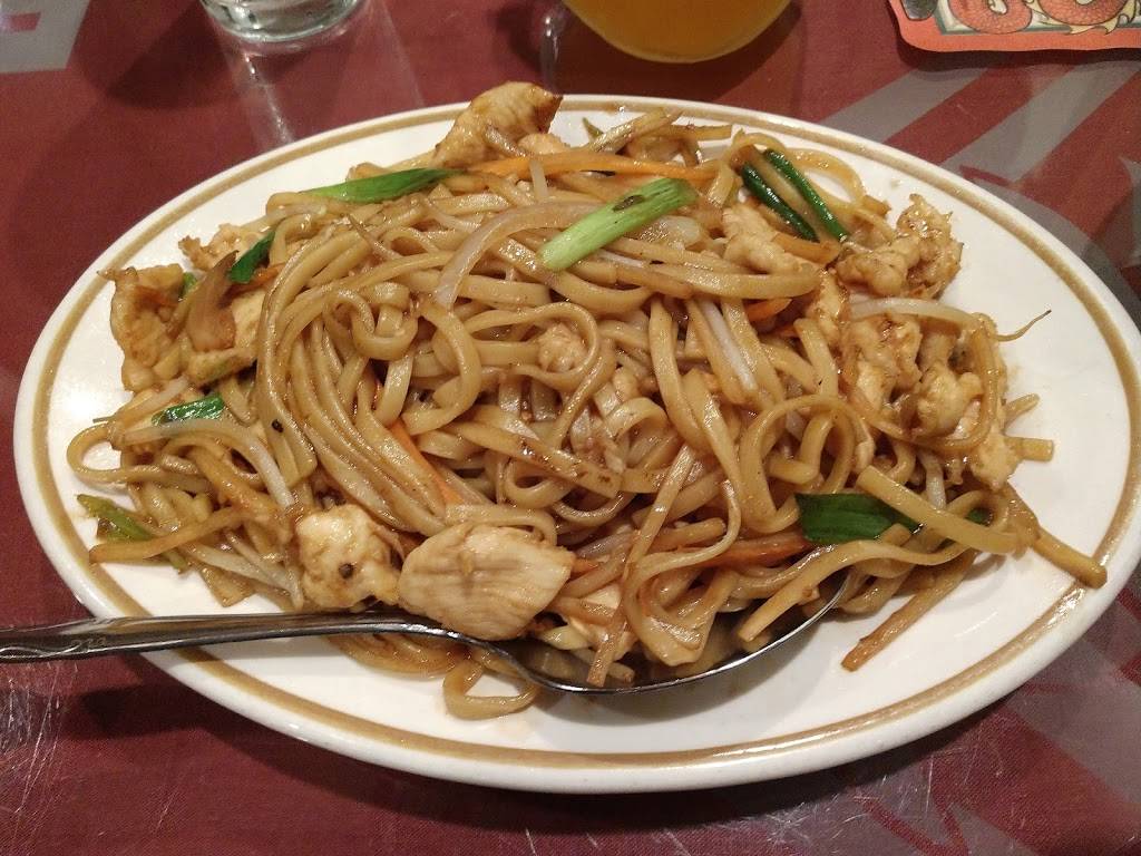 East Garden Chinese Restaurant | restaurant | 3600 N Oakland Ave, Milwaukee, WI 53211, USA | 4149627460 OR +1 414-962-7460