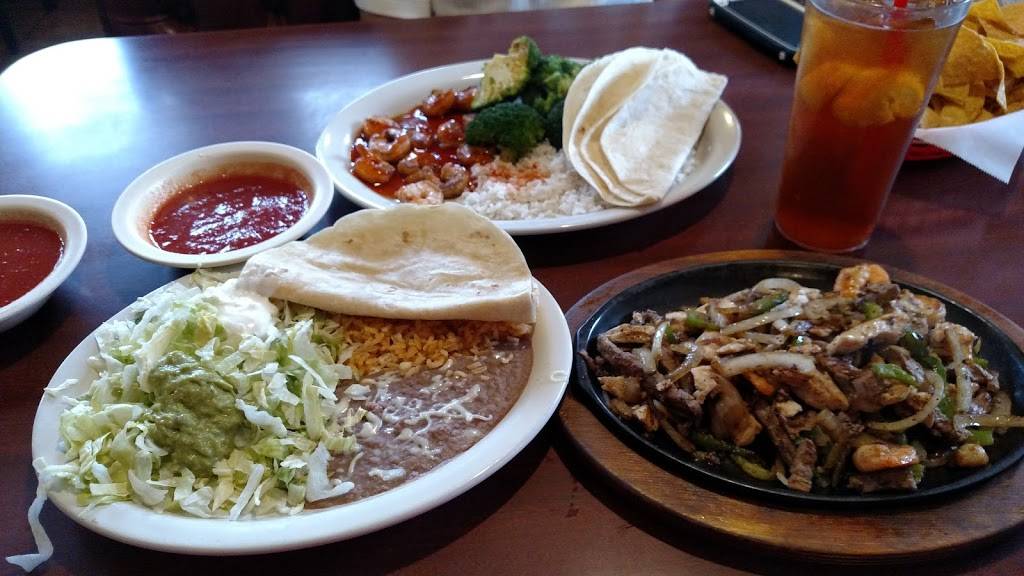 Los Portales Mexican Restaurant | restaurant | 408 W Church St, Lexington, TN 38351, USA | 7319670440 OR +1 731-967-0440