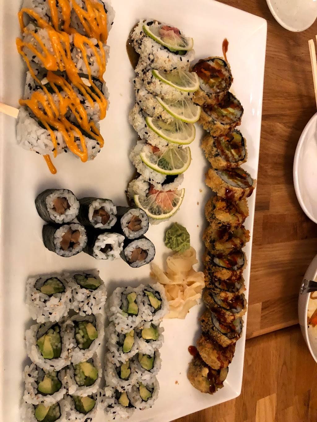 Hoshi Sushi | restaurant | 2960 Artesian Rd #112, Naperville, IL 60564, USA | 6305368273 OR +1 630-536-8273