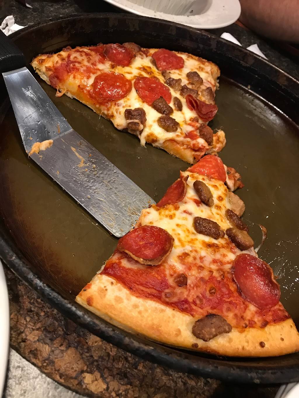 Pizza Hut | restaurant | 2303 N Rolling Rd, Baltimore, MD 21244, USA | 4102657766 OR +1 410-265-7766