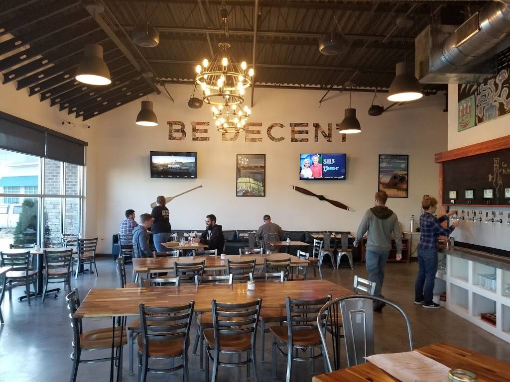 Decent People Taproom | restaurant | 5140 River Club Dr #120, Suffolk, VA 23435, USA | 7579771211 OR +1 757-977-1211