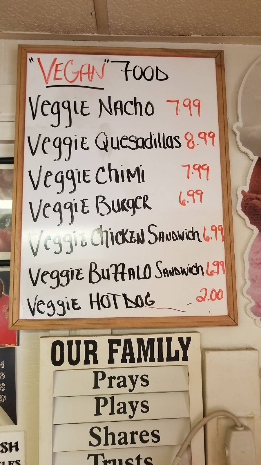 Kings Fish & More | restaurant | 2311 E Genesee Ave, Saginaw, MI 48601, USA | 9893327559 OR +1 989-332-7559