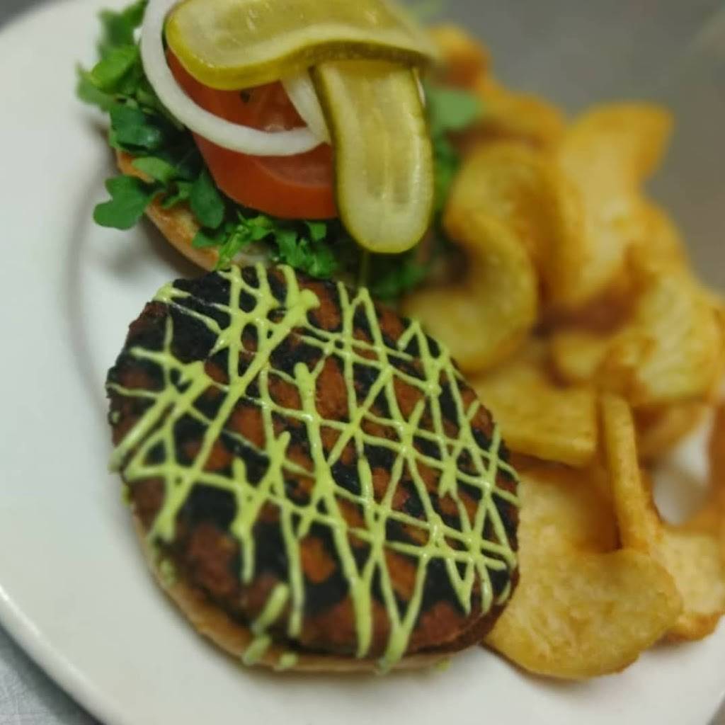 The Whistling Pig Neighborhood Pub | restaurant | 8786 Ferguson Rd #133, Dallas, TX 75228, USA | 2143243186 OR +1 214-324-3186