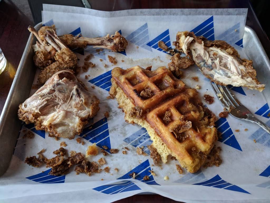 The Graystone Tavern | restaurant | 3441 N Sheffield Ave, Chicago, IL 60657, USA | 7736665450 OR +1 773-666-5450