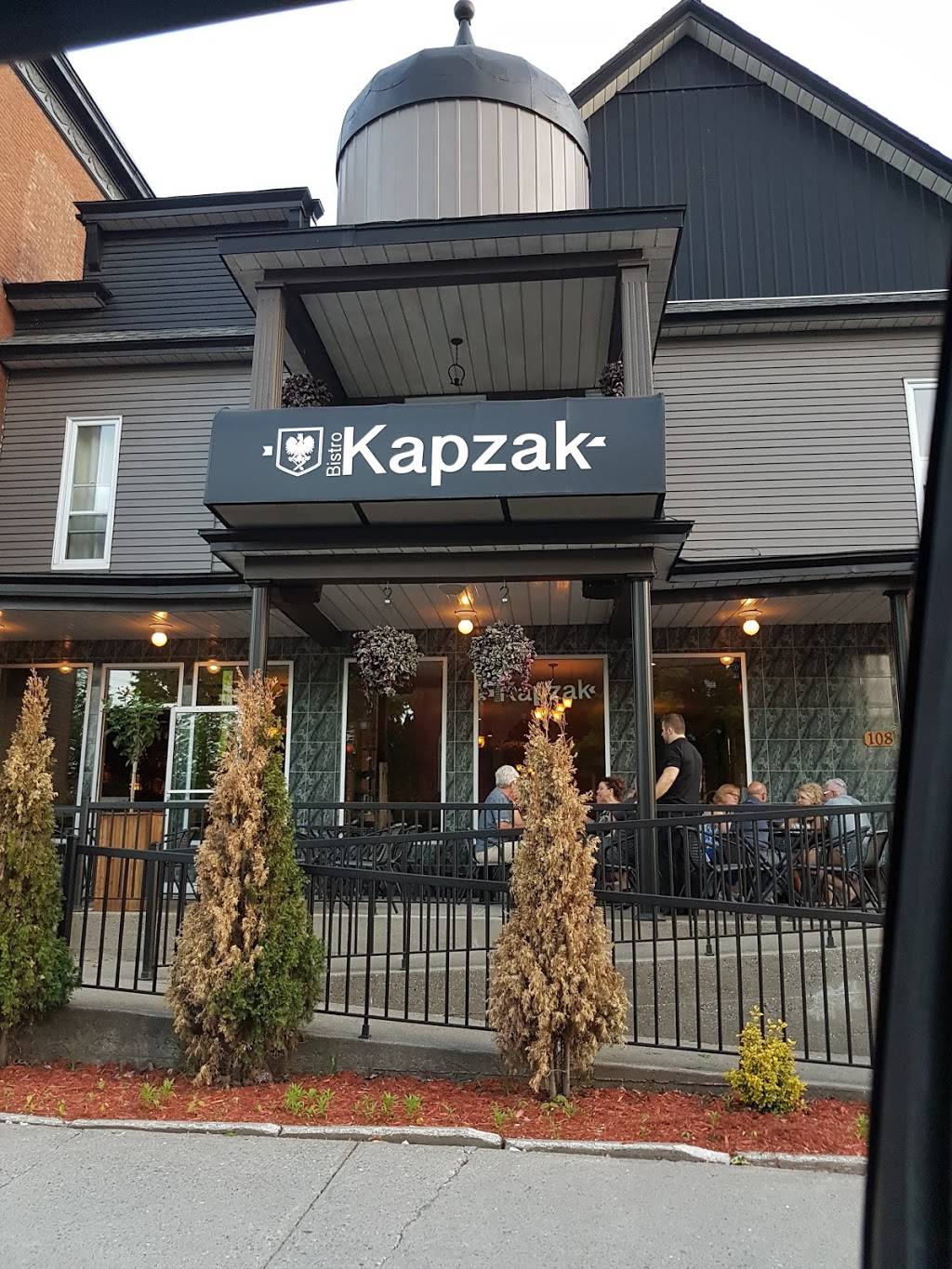 Bistro Kapzak | restaurant | 108 Rue Principale, Granby, QC J2G 2V2, Canada | 5793653008 OR +1 579-365-3008
