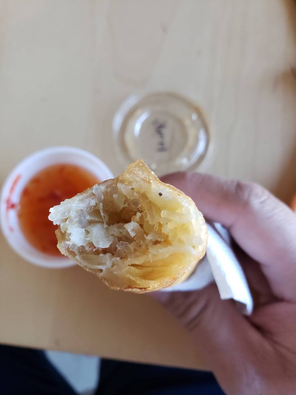 Golden Eggroll | restaurant | 1820 N Center St, Hickory, NC 28601, USA | 8285691189 OR +1 828-569-1189